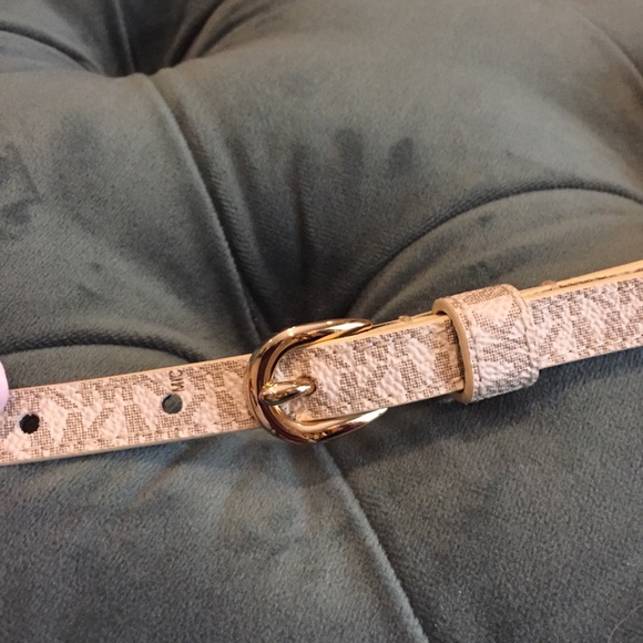 Michael Kors Belt Bag - Picture 4 of 5